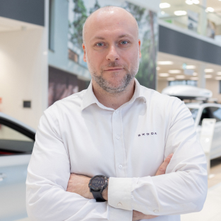BARTOSZ SZYMAŃSKI - salon samochodowy Škoda Centrum Wrocław