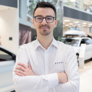 KACPER PEZALSKI - salon samochodowy Škoda Centrum Wrocław